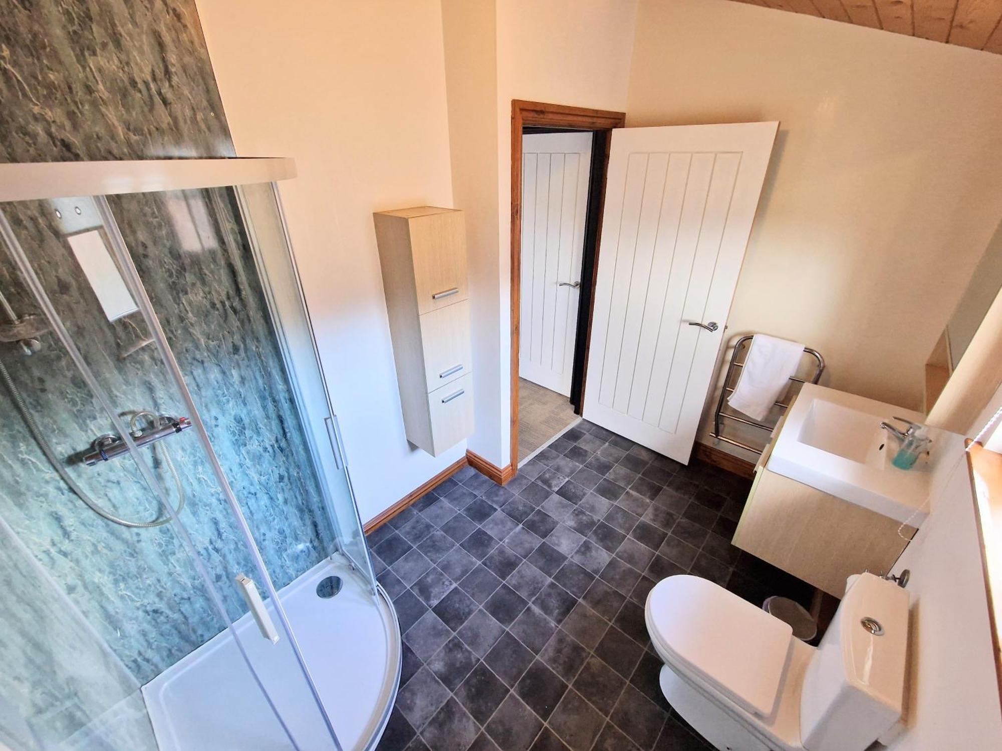 Villa Ochil 9 With Private Hot Tub - Fife - Loch Leven - Lomond Hills - Pet Friendly Kelty Exterior foto